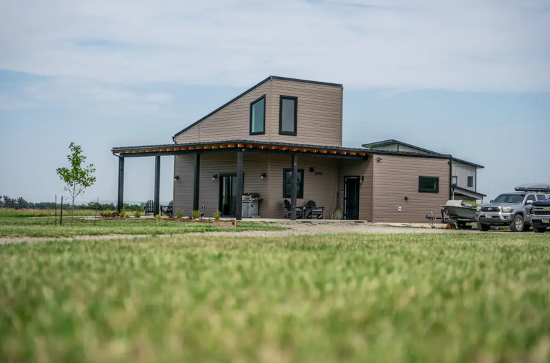 Bighorn River scenery near 3 Mile Cabin, Fort Smith, Montana